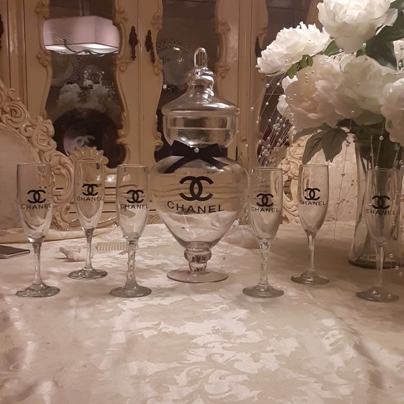 Chanel dinnerware - Picture 2 of 3